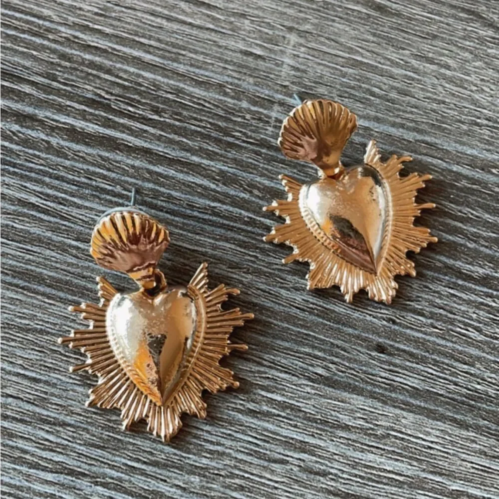 Heart shape earrings A16 - Picture 4 of 6